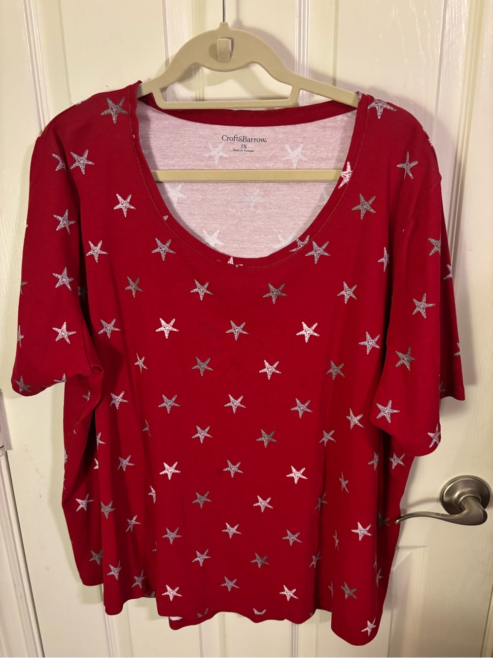 Patriotic Red with White and Silver stars. Knot shirt in very good condition.